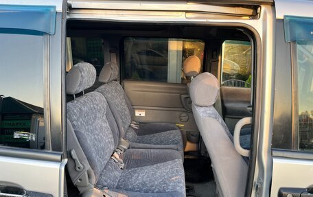 Nissan Serena II, 2000 год, 685 000 рублей, 12 фотография