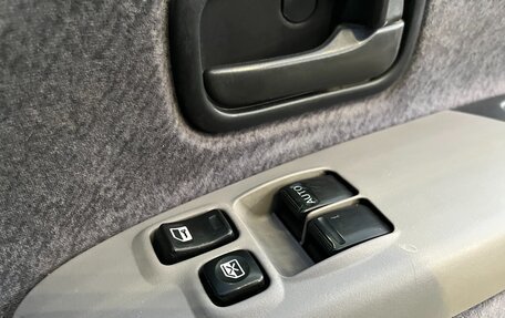Nissan Serena II, 2000 год, 685 000 рублей, 19 фотография