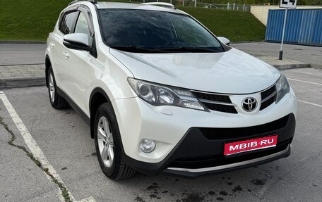 Toyota RAV4, 2014 год, 2 000 000 рублей, 1 фотография