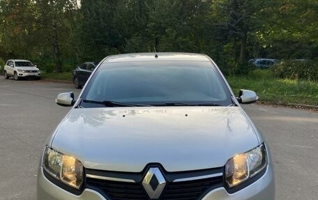 Renault Logan II, 2017 год, 835 000 рублей, 1 фотография