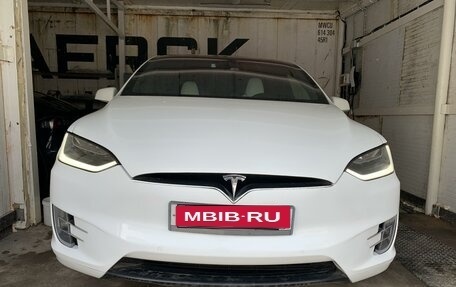 Tesla Model X I, 2018 год, 5 500 000 рублей, 1 фотография