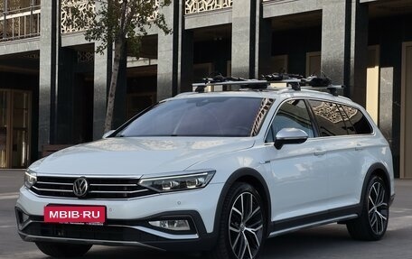 Volkswagen Passat B8 рестайлинг, 2019 год, 3 300 000 рублей, 1 фотография