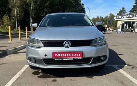 Volkswagen Jetta VI, 2013 год, 600 000 рублей, 1 фотография
