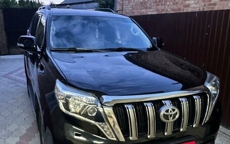 Toyota Land Cruiser Prado 150 рестайлинг 2, 2015 год, 3 150 000 рублей, 1 фотография