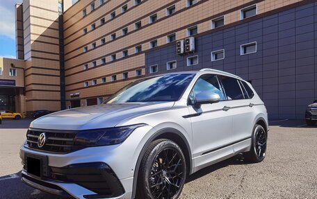 Volkswagen Tiguan II, 2021 год, 3 950 000 рублей, 1 фотография
