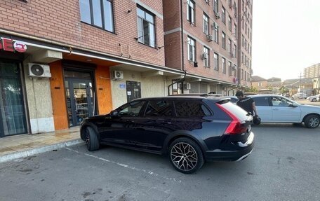 Volvo V90 Cross Country I рестайлинг, 2018 год, 2 750 000 рублей, 1 фотография