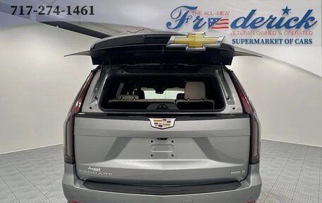 Cadillac Escalade V, 2022 год, 9 890 247 рублей, 6 фотография