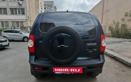 Chevrolet Niva I рестайлинг, 2015 год, 670 000 рублей, 2 фотография
