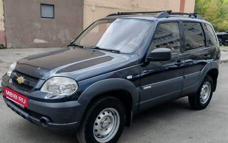 Chevrolet Niva I рестайлинг, 2015 год, 670 000 рублей, 3 фотография