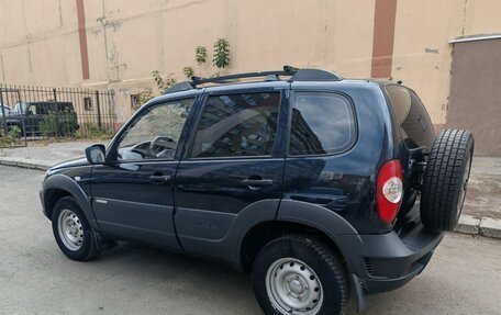 Chevrolet Niva I рестайлинг, 2015 год, 670 000 рублей, 4 фотография