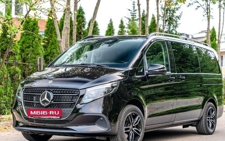 Mercedes-Benz V-Класс, 2024 год, 10 280 000 рублей, 3 фотография