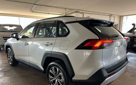 Toyota RAV4, 2024 год, 4 099 000 рублей, 2 фотография