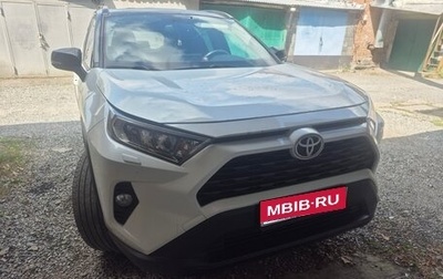 Toyota RAV4, 2021 год, 4 000 000 рублей, 1 фотография