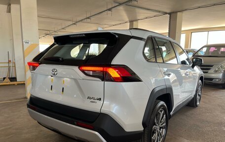 Toyota RAV4, 2024 год, 4 099 000 рублей, 7 фотография