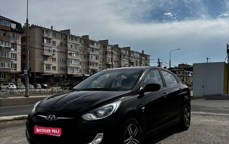 Hyundai Solaris II рестайлинг, 2012 год, 910 000 рублей, 1 фотография