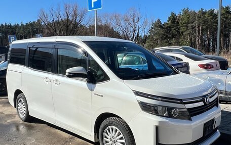 Toyota Voxy III, 2014 год, 1 850 000 рублей, 1 фотография