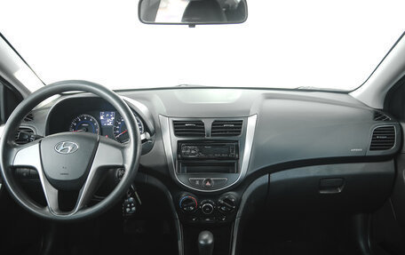 Hyundai Solaris II рестайлинг, 2015 год, 970 000 рублей, 5 фотография