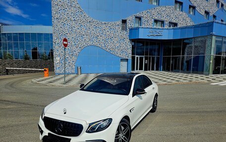Mercedes-Benz E-Класс, 2018 год, 3 950 000 рублей, 1 фотография