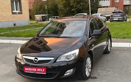 Opel Astra J, 2010 год, 720 000 рублей, 1 фотография