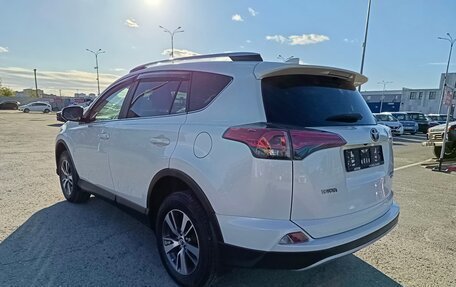 Toyota RAV4, 2017 год, 2 094 995 рублей, 5 фотография
