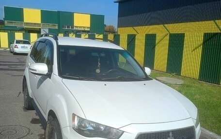 Mitsubishi Outlander III рестайлинг 3, 2011 год, 1 200 000 рублей, 2 фотография