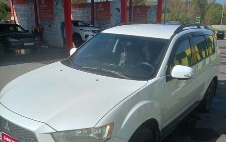 Mitsubishi Outlander III рестайлинг 3, 2011 год, 1 200 000 рублей, 4 фотография