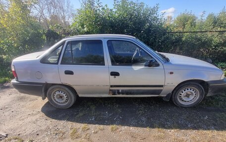 Daewoo Nexia I рестайлинг, 2002 год, 107 000 рублей, 2 фотография