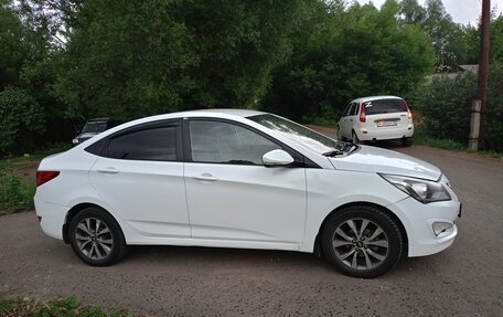 Hyundai Solaris II рестайлинг, 2015 год, 450 000 рублей, 2 фотография