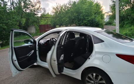 Hyundai Solaris II рестайлинг, 2015 год, 450 000 рублей, 9 фотография
