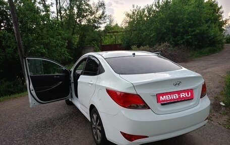 Hyundai Solaris II рестайлинг, 2015 год, 450 000 рублей, 5 фотография