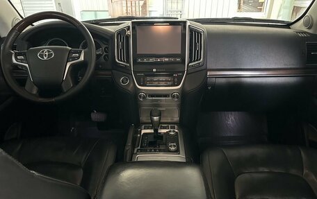 Toyota Land Cruiser 200, 2015 год, 5 300 000 рублей, 10 фотография