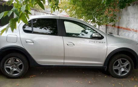 Renault Logan II, 2020 год, 1 200 000 рублей, 2 фотография