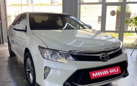 Toyota Camry, 2015 год, 1 590 000 рублей, 4 фотография