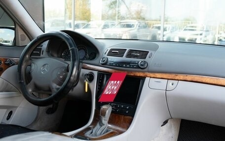 Mercedes-Benz E-Класс, 2004 год, 900 000 рублей, 10 фотография