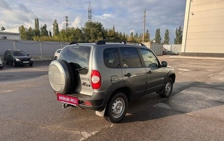 Chevrolet Niva I рестайлинг, 2015 год, 583 000 рублей, 3 фотография