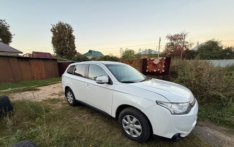 Mitsubishi Outlander III рестайлинг 3, 2012 год, 900 000 рублей, 3 фотография
