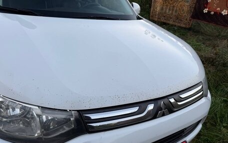 Mitsubishi Outlander III рестайлинг 3, 2012 год, 900 000 рублей, 5 фотография