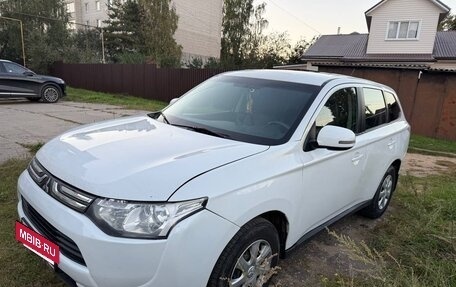 Mitsubishi Outlander III рестайлинг 3, 2012 год, 900 000 рублей, 4 фотография