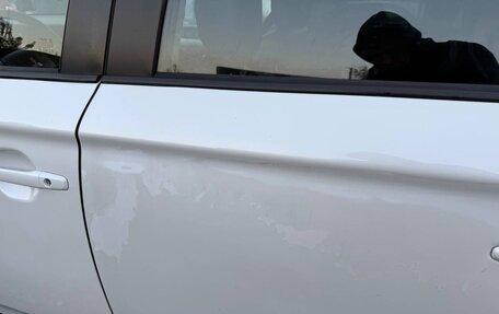 Mitsubishi Outlander III рестайлинг 3, 2012 год, 900 000 рублей, 6 фотография