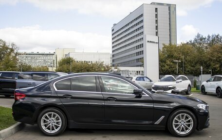 BMW 5 серия, 2019 год, 2 655 000 рублей, 4 фотография