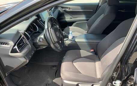 Toyota Camry, 2021 год, 3 550 000 рублей, 10 фотография