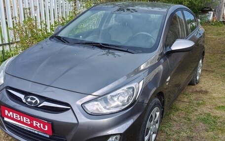 Hyundai Solaris II рестайлинг, 2013 год, 1 050 000 рублей, 2 фотография