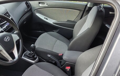 Hyundai Solaris II рестайлинг, 2013 год, 1 050 000 рублей, 5 фотография