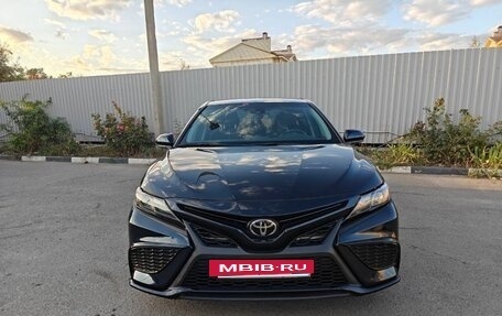 Toyota Camry, 2020 год, 2 680 000 рублей, 2 фотография