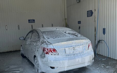 Hyundai Solaris II рестайлинг, 2011 год, 650 000 рублей, 4 фотография