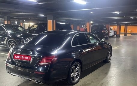 Mercedes-Benz E-Класс, 2019 год, 4 000 000 рублей, 4 фотография