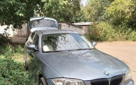 BMW 1 серия, 2005 год, 550 000 рублей, 2 фотография