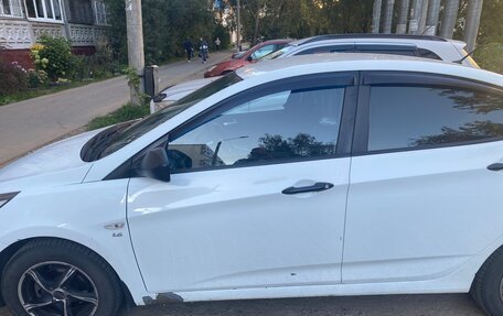 Hyundai Solaris II рестайлинг, 2013 год, 750 000 рублей, 4 фотография
