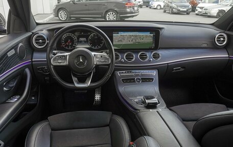 Mercedes-Benz E-Класс, 2018 год, 3 419 000 рублей, 6 фотография