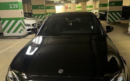 Mercedes-Benz E-Класс, 2019 год, 3 800 000 рублей, 4 фотография
